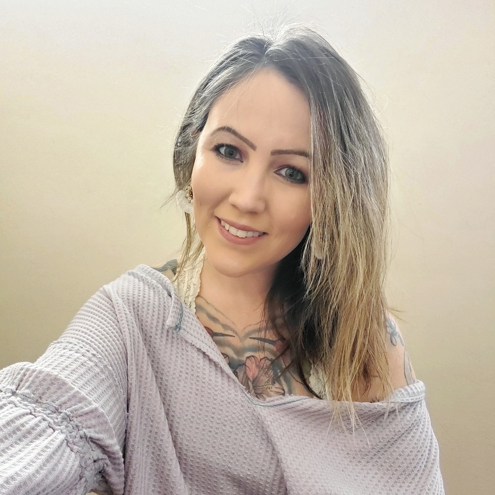 Meet your Posher, Becca
